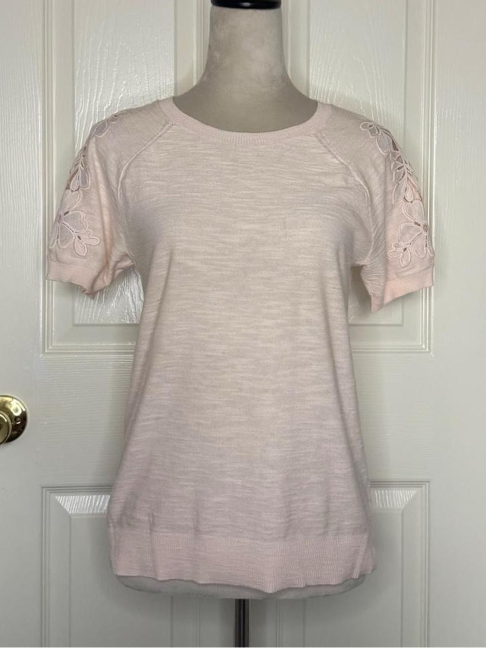 Loft light pink floral pointelle short sleeve sweater S petite - balletcore